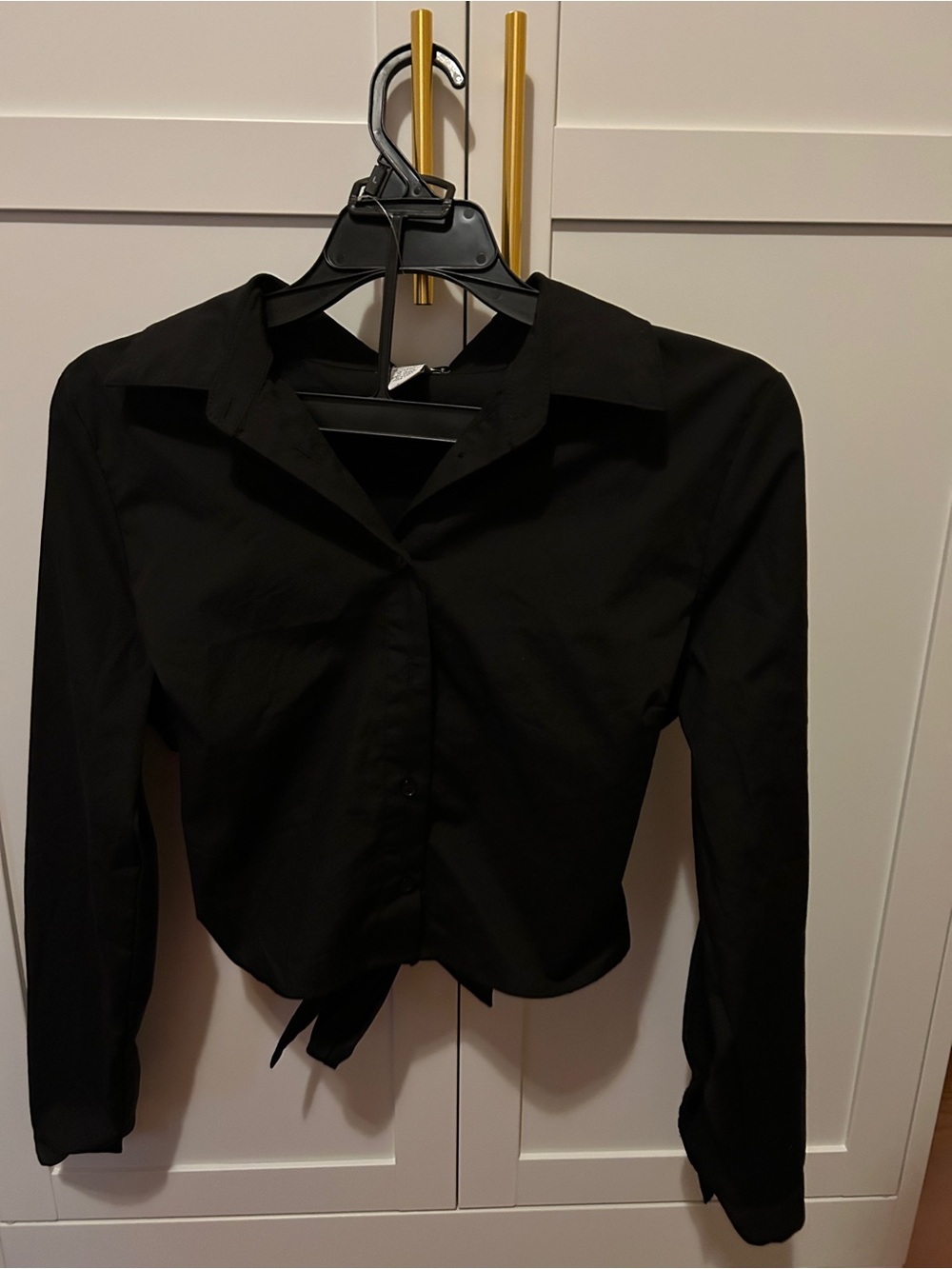 Rue21 Black Long-Sleeve Tie-back Button Down Shirt